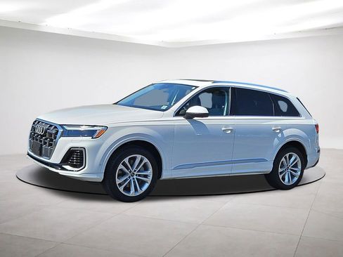 Used 2025 Audi Q7 3.0T Premium Plus AWD/4WD image 3