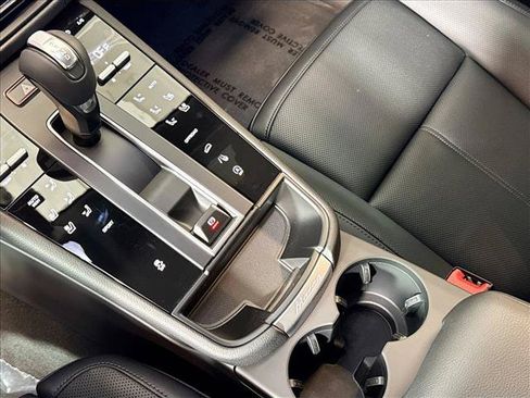 Certified 2026 Porsche Macan AWD/4WD image 19