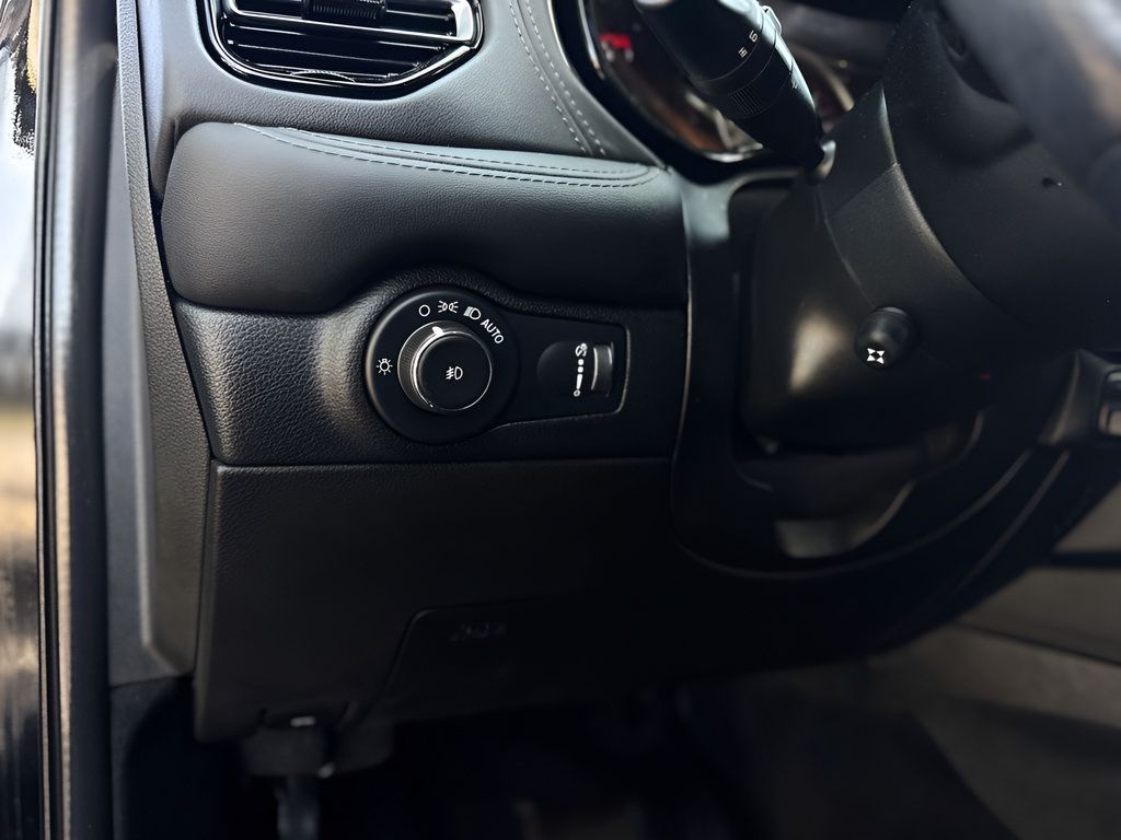 Used 2022 Dodge Durango Citadel RWD image 16