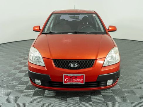 Used 2009 Kia Rio5 w/ PWR Pkg FWD image 2