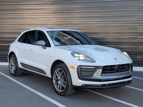 Certified 2026 Porsche Macan Turbo AWD/4WD image 7