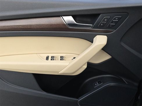 Certified 2023 Audi Q5 2.0T Premium w/ Convenience Package image 18