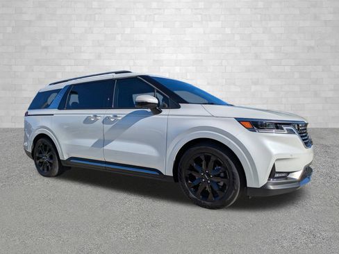 Used 2024 Kia Carnival SX Prestige image 1