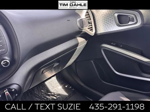 Used 2025 Kia Soul LX w/ LX Technology Package FWD image 14