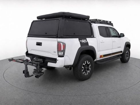 Used 2022 Toyota Tacoma TRD Off-Road w/ Technology Package AWD/4WD image 4