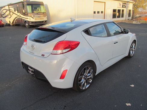 Used 2015 Hyundai Veloster RE:FLEX Edition image 5