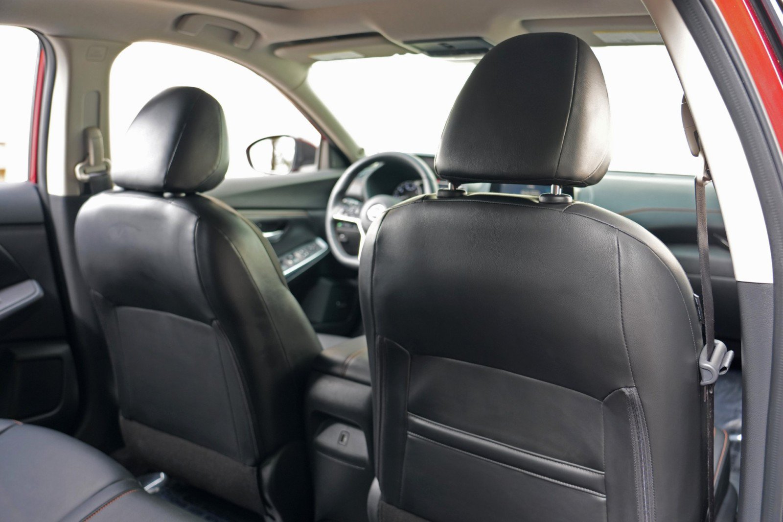 Used 2020 Nissan Sentra SR w/ Premium Package FWD image 32