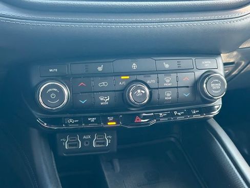 Used 2022 Dodge Durango GT AWD/4WD image 35