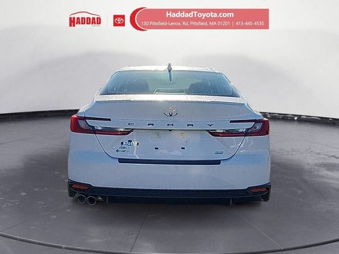 Used 2025 Toyota Camry SE AWD/4WD image 4