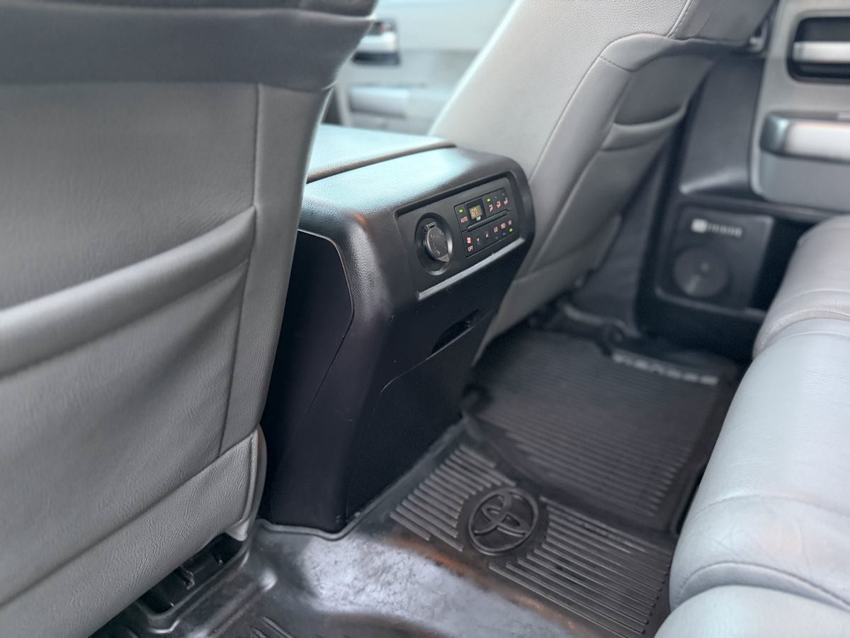 Used 2018 Toyota Sequoia Limited w/ Safety & Convenience Package AWD/4WD image 35