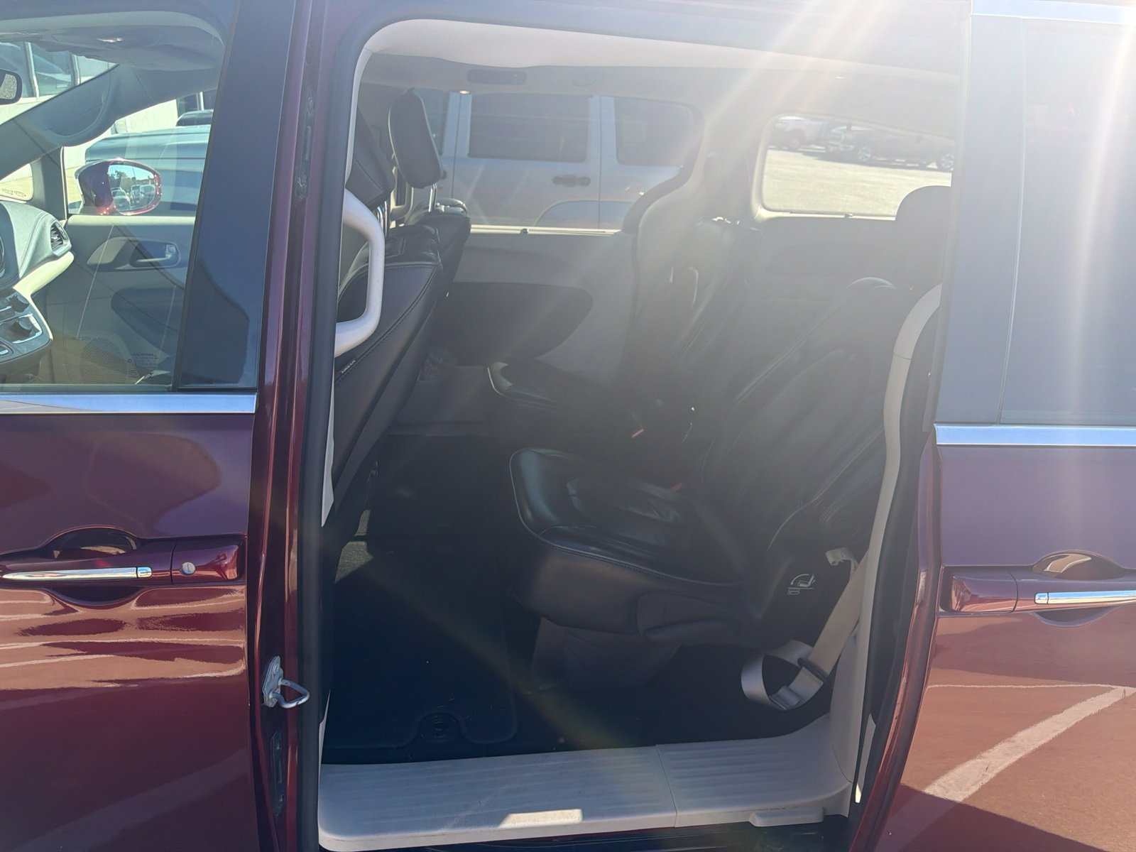 Used 2017 Chrysler Pacifica Limited FWD image 5