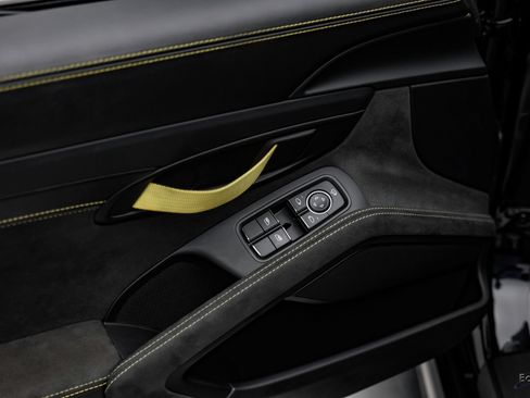 Used 2021 Porsche 718 Cayman GT4 RWD image 90