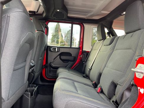 Used 2025 Jeep Wrangler Sport S image 24