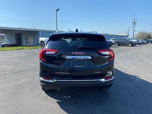 Used 2024 GMC Terrain SLT AWD/4WD image 9