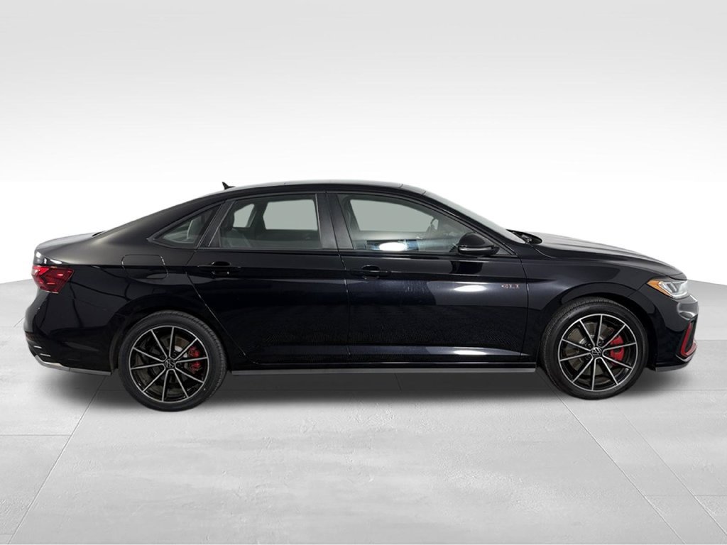 Used 2025 Volkswagen Jetta GLI Autobahn FWD image 5