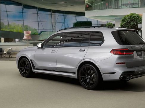 Used 2026 BMW X7 xDrive40i w/ M Sport Package image 31