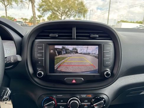 Used 2025 Kia Soul LX w/ LX Technology Package image 27