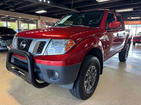 Used 2017 Nissan Frontier PRO-4X AWD/4WD image 3