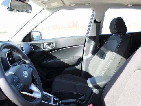 New 2025 Hyundai Venue SEL image 12