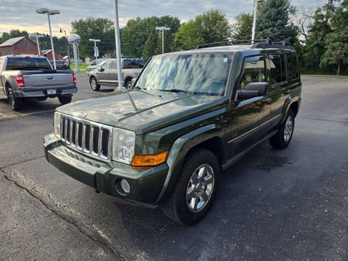 Used 2007 Jeep Commander Sport AWD/4WD image 4