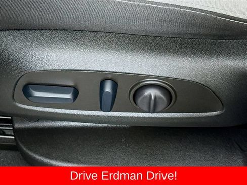 Used 2024 Chevrolet Equinox LS w/ LS Convenience Package FWD image 12