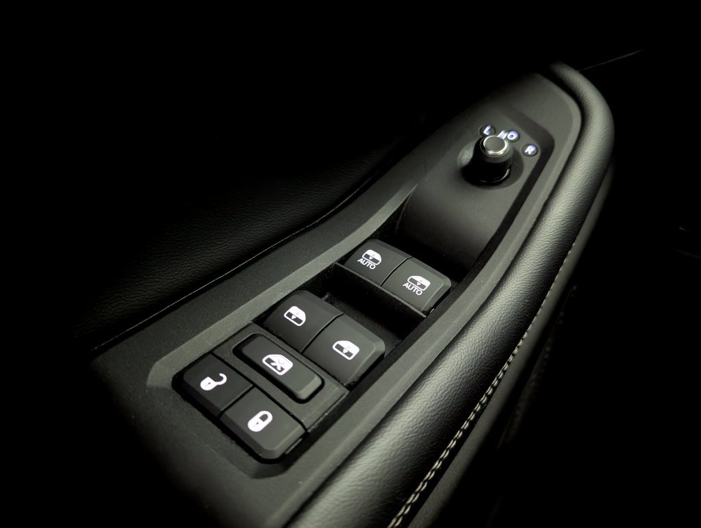 Used 2022 Jeep Grand Cherokee Limited w/ Luxury Tech Group II RWD image 24