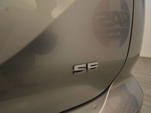 Used 2025 Mitsubishi Outlander SE image 32