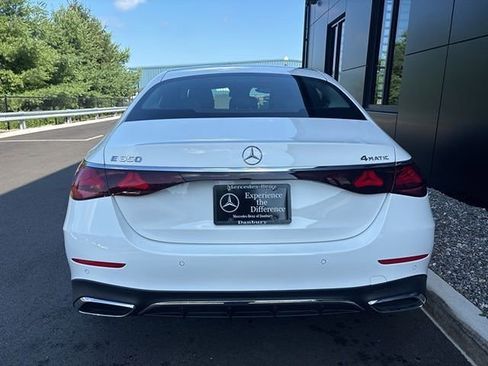 Used 2024 Mercedes-Benz E 350 4MATIC Sedan image 4