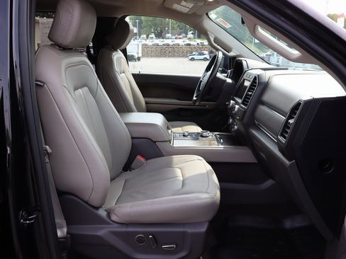 Used 2020 Ford Expedition Limited image 23