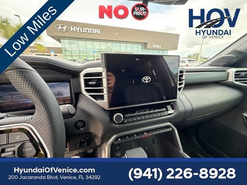 Used 2025 Toyota Sequoia Platinum AWD/4WD image 7