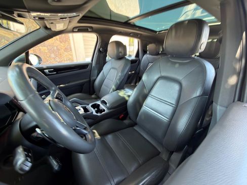 Used 2019 Porsche Cayenne AWD/4WD image 17