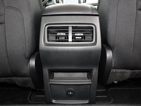 Used 2024 Ford Edge SE w/ Black Appearance Package image 25