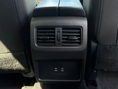 Used 2025 Nissan Rogue SV image 28