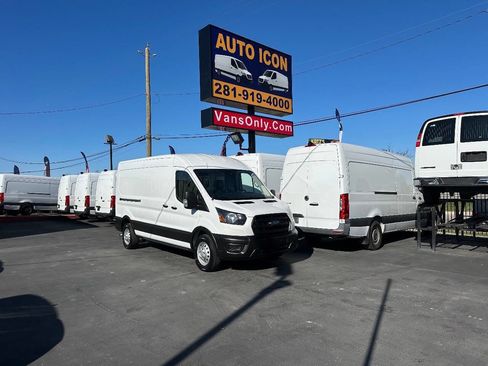 Used 2020 Ford Transit 250 Medium Roof AWD image 27