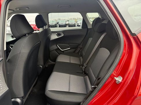 Used 2022 Kia Soul LX image 10