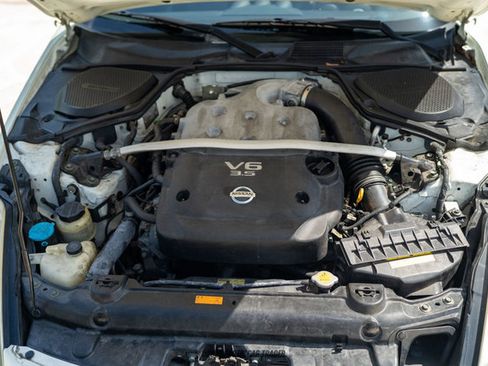 Used 2004 Nissan 350Z Touring w/ Cargo Convenience Pkg image 17