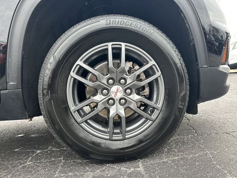 Used 2025 GMC Acadia Elevation image 13