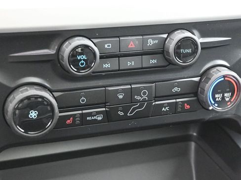 New 2026 Ford F350 XLT w/ XLT Premium Package AWD/4WD image 17