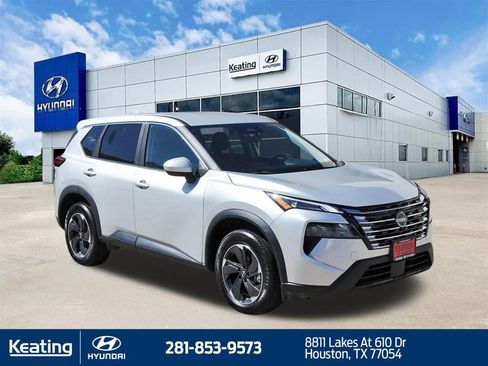 Used 2024 Nissan Rogue SV AWD/4WD image 3