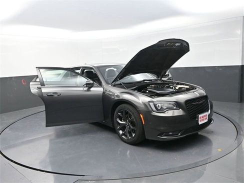 Used 2023 Chrysler 300 S image 35