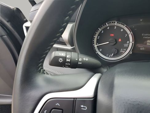 Used 2025 Toyota Highlander LE FWD image 36