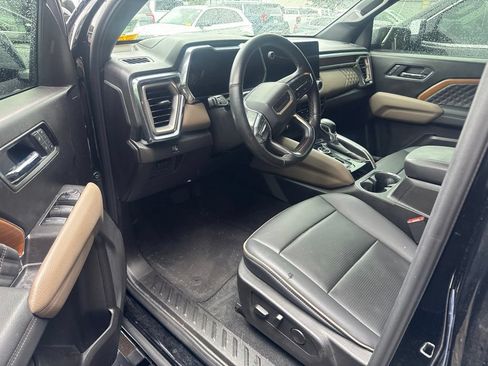 Used 2025 GMC Canyon Denali AWD/4WD image 9