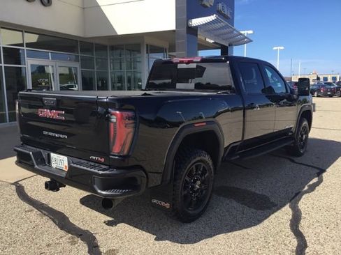 Used 2025 GMC Sierra 3500 AT4 w/ AT4 Premium Plus Package AWD/4WD image 10