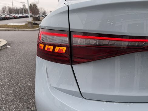 Certified 2025 Volkswagen Jetta SE image 8