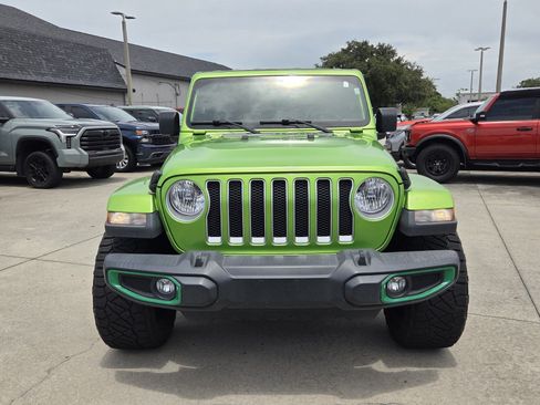 Used 2018 Jeep Wrangler Unlimited Sahara AWD/4WD image 2
