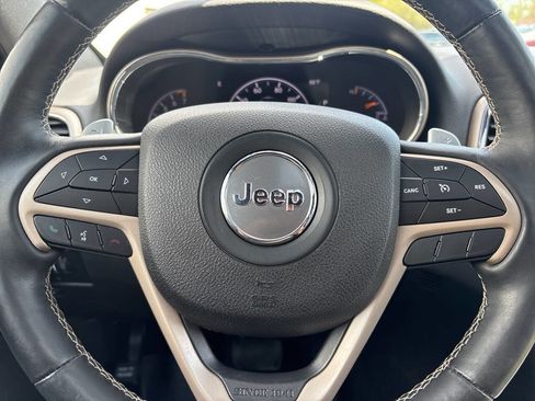 Used 2017 Jeep Grand Cherokee Limited AWD/4WD image 10