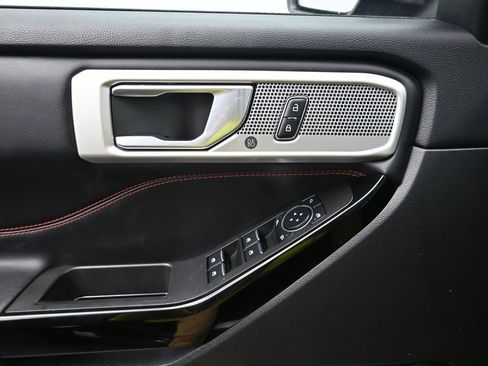 Used 2023 Ford Explorer ST-Line w/ Class IV Trailer Tow Package image 17