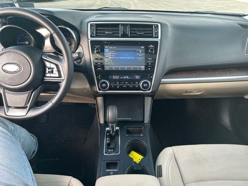 Used 2018 Subaru Outback 3.6R Limited image 18