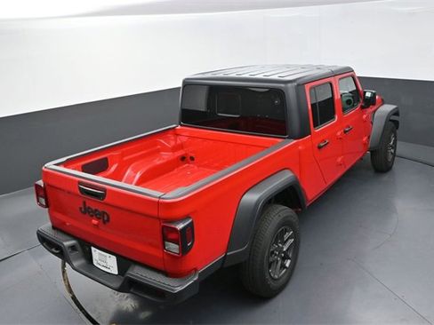 New 2025 Jeep Gladiator Sport image 15