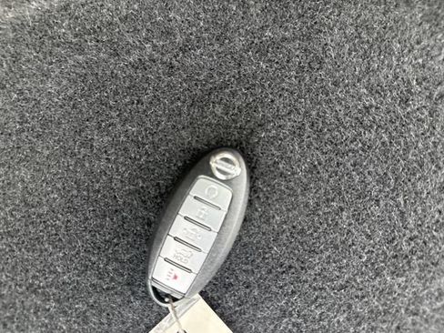Used 2018 Nissan Rogue SV w/ Sun & Sound Touring Package AWD/4WD image 42